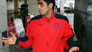 FRF: "Nicoliță a venit accidentat" Steaua: "Bănel s-a accidentat la națională"