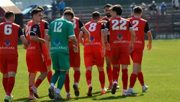 Flavius Stoican, dezamăgit, dar și cu felicitările la el pentru jucători după ce Reșița a pierdut și cu Corvinul și merge în play-out: ”Trebuie să fim realiști. Am închegat o echipă solidă pentru nivelul Ligii 2”