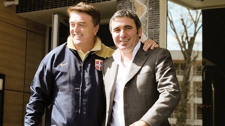 Antic:** "Mizați pe Hagi!"