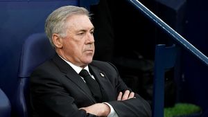 Carlo Ancelotti, atac la arbitrul meciului Sevilla - Real Madrid! Antrenorul „galacticilor” îl distruge prin ironie