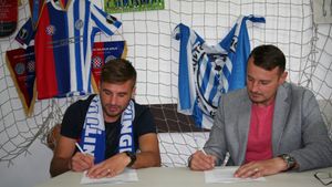 CSM Poli Iași continuă campania de întărire a lotului. Încă un fotbalist a semnat