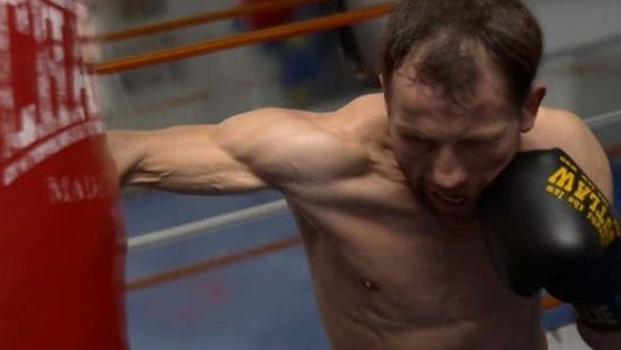 De la cules de struguri, la titlul mondial!** Povestea românului care se bate duminică să iasă campion la categoria muscă