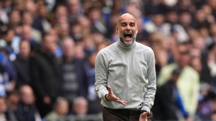 Pep Guardiola a lăsat-o cu ochii în soare pe prezentatoarea TV și a plecat din interviu când a auzit ce îl întreabă
