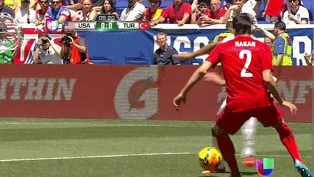 Driblingul anului 2014. VIDEO genial: a scris istorie în Premier League, acum e protagonistul unei treceri cum rar se vede