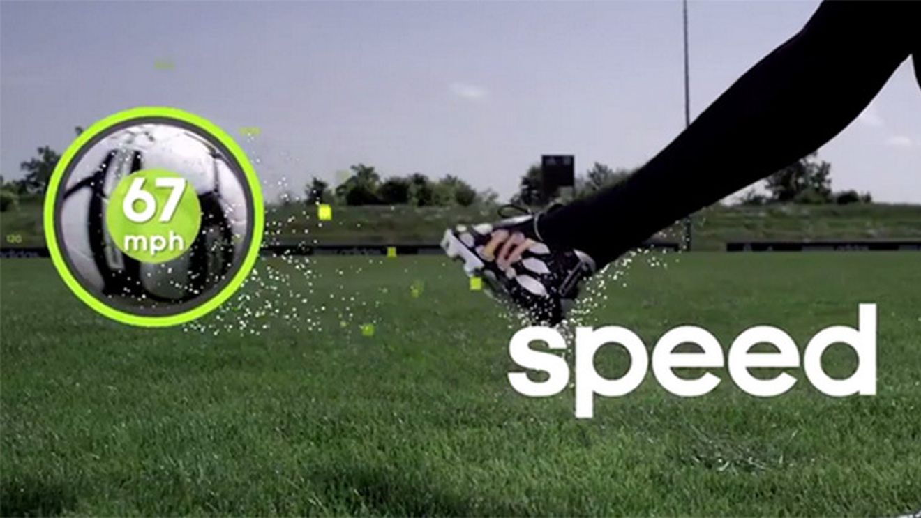 VIDEO | Adidas a inventat mingea inteligentă: oferă date în timp real despre viteza și precizia șutului și unghiul de lovire 