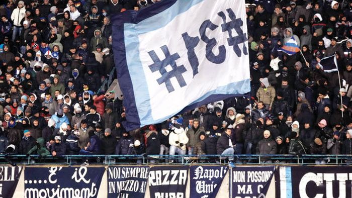 50.000 de spectatori pe "San Paolo"!** A erupt Vezuviul!