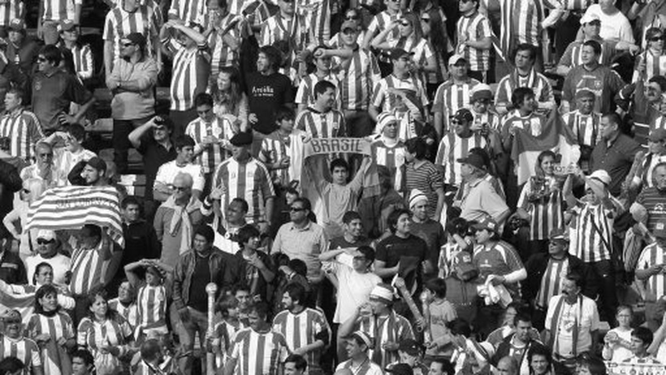 FOTO DE COLECȚIE** Copa America oferă imaginea anului în fotbal! Poza care a făcut înconjurul lumii