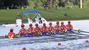 Scandalul "Premierilor" | Comentariul acid al unui campion mondial de handbal: "Eu nu am auzit ca fotbalul peste plasă să fie sport olimpic. M-aș gândi și la câștigarea unui Campionat European al porumbeilor de dus plicul! Cum vor fi premiați porumbeii?" 