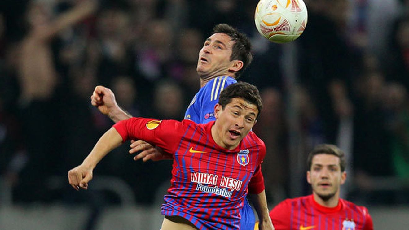 O imagine surprinsă la Steaua - Chelsea a făcut înconjurul lumii.** E printre cele mai tari ale anului. Steliștii au riscat sancțiuni de la UEFA din cauza asta! FOTO: