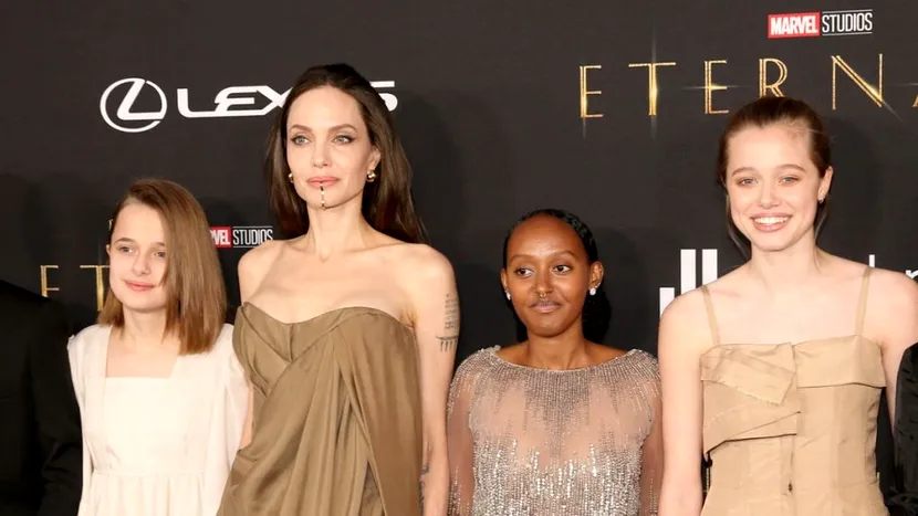Cum arată fiica de 13 ani a actriței Angelina Jolie. Adolescenta a fost surprinsă pe străzile din Los Angeles