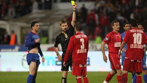 VIDEO Alexandru Tudor a arbitrat ultima victorie a Stelei în 'Groapă'**