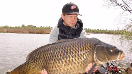 IMAGINEA ZILEI | Arlauskis, într-o ipostază în care nu l-ai văzut niciodată. Captură de 22 kg a portarului stelist