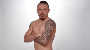 Vineri 28 august, la Galați, campionul Superkombat Amansio Paraschiv debutează în boxul profesionist
