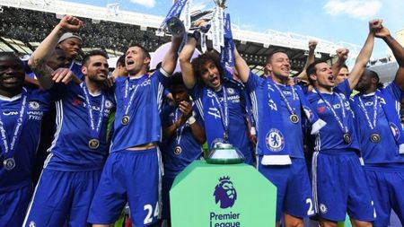 Au uitat de fotbal! Chelsea și-a anulat parada pentru celebrarea câștigării Premier League, după atacul de la Manchester