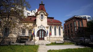 Casa lui Dinu Lipatti, în care a locuit şi fostul comentator TV Dumitru Graur, a fost scoasă la licitație cu 1.100.000 de euro. Cum arată „diamantul” arhitectural de pe bulevardul Lascăr Catargiu