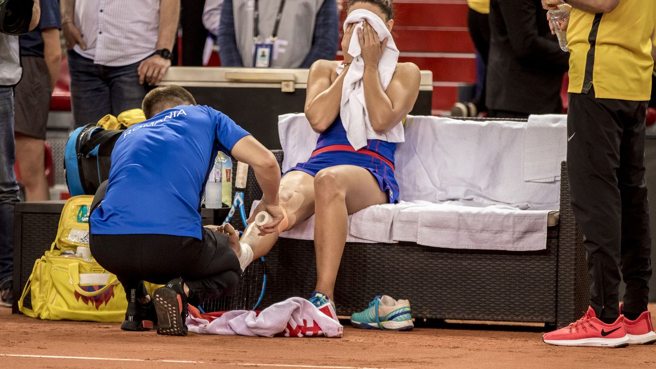 Diagnosticul primit de Irina Begu după examenul RMN. EXCLUSIV | Ultimele noutăți despre starea de sănătate a jucătoarei noastre, accidentată în timpul semifinalei Fed Cup cu Franța, de la Rouen