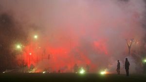 Marea TRĂ‚DARE pe axa Steaua - Dinamo este taxată DUR de ultrași:** "A vorbit urât de noi! Îi rupem picioarele dacă îl prindem aici!"