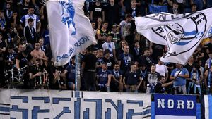 Adrian Mititelu jr., replică pentru Peluza Nord: „Îmi aduc aminte de pisicile aristrocate! Sunt câțiva chiulangii de liceu și administratori de bloc de prin Craiovița Nouă” | EXCLUSIV