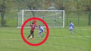 Milan, gata de o MINUNE! **Berlusconi vrea TITULAR un fotbalist de 15 ani! VIDEO - I se spune "Il FENOMENO" și este considerat mai talentat decât Ronaldinho!