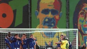 VIDEO FORMIDABIL -  Golul "IMPOSIBIL" al lui Roberto Carlos a fost REPETAT de Traore!** BONUS: Balonul s-a dus direct în vinclu!