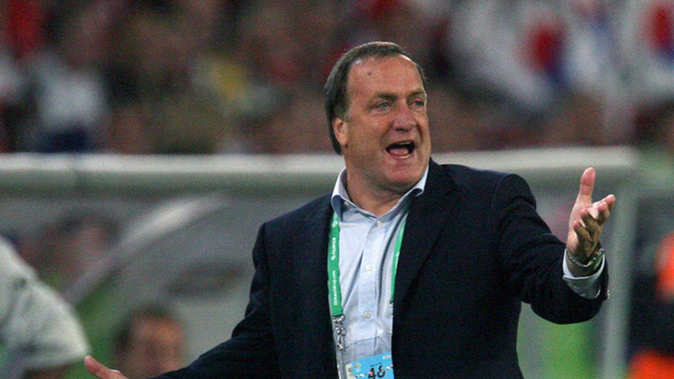 Dick Advocaat, dat afară de la Zenit