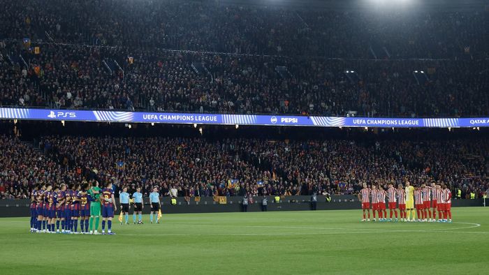 Emoționant de-a dreptul! Cum s-a ținut momentul de reculegere pentru Mircea Lucescu pe Camp Nou la Barcelona - Atletico Madrid