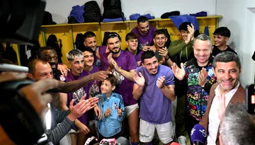 Promovare și sărbătoare la Pitești! Dănuț Coman, în lacrimi după revenirea în prima ligă a CFC Argeș: ”Văd oamenii fericiți, asta mă bucură cel mai mult”