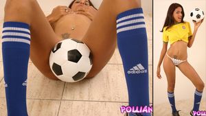 PICTORIAL HOT** Are origini românești și CENTURA NEAGRĂ‚ la Judo! Putea fi cea mai sexy fotbalistă din lume... dar s-a lăsat