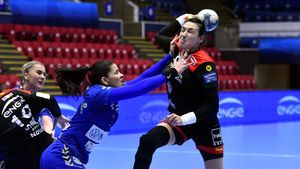 Liga Florilor debutează în forță cu două super-meciuri, Gloria Buzău – CSM București și SCM Craiova – SCM Rm. Vâlcea. Programul complet al turului