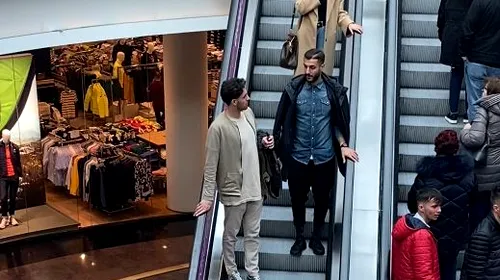 Ce fac Mattia Montini și Riccardo Piscitelli când nu joacă în play-out?! Italienii lui Dinamo se simt ca acasă, la București! Ce au făcut cei doi în mall | GALERIE FOTO EXCLUSIV
