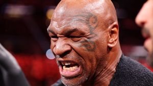 E convins că l-ar fi „omorât” pe Mike Tyson într-o luptă de stradă: „Dacă am apucat să pun mâna pe el, s-a terminat”