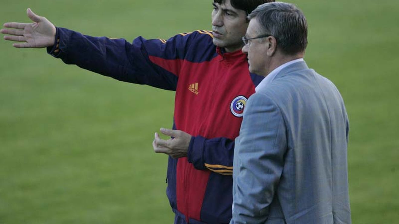 "Naționala nu stă în Mutu și Chivu! Pițurcă are variante!"