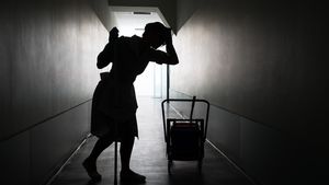 O mare campioană a ajuns să trăiască la limita supraviețuirii din salariul de femeie de serviciu: „Ei fac miliarde și nu m-au întrebat dacă am nevoie de ceva”