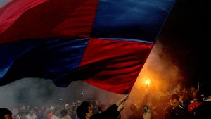 "Câinii", atacați din toate părțile: "Pentru ei nu era bun terenul pe Național Arena...** că erau Messi și Ronaldo! Să stea în Â«GroapaÂ» lor cu 380 de fani"