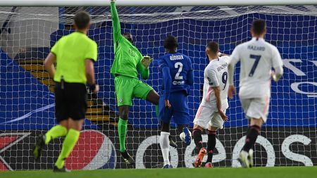 Karim Benzema, lovit de ghinion în semifinalele Ligii Campionilor! Starul Realului a ratat ocazii imense la Londra, iar Mendy a fost eroul gazdelor | VIDEO