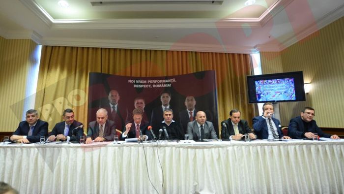 Gică Popescu și-a prezentat echipa pe care o va avea la FRF: Kassai și Mihalache rămân în funcții, Bivolaru revine cu fiul său, Octavian