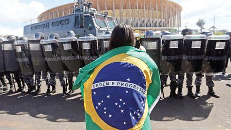 Monumentul risipei din Brasilia: cum a crescut costul stadionului "Mane Garrincha" cu 265 la sută
