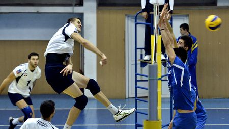 CSVM Zalău - Tomis Constanța, 3-0, în al treilea meci al finalei Diviziei A la volei masculin