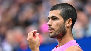 Premiu uluitor pentru fani! Cine poate să îi ia un punct lui Carlos Alcaraz primește un milion de dolari!