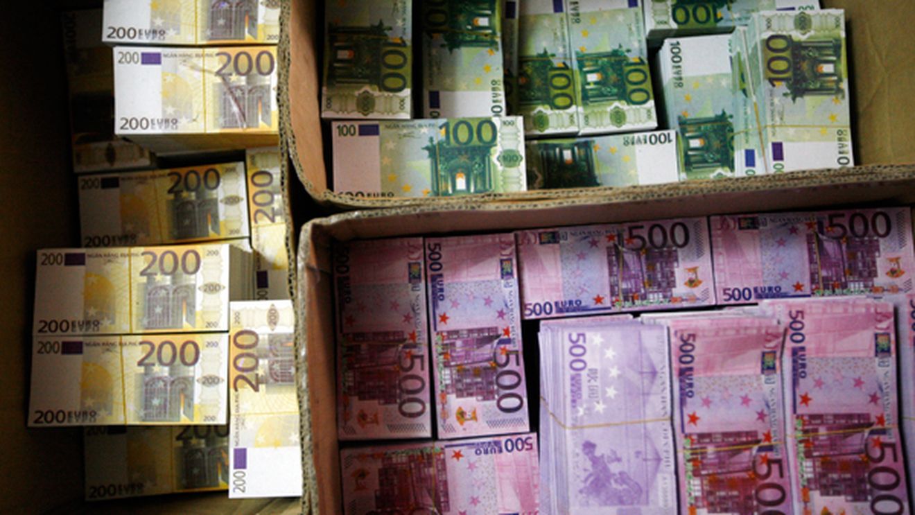 Venituri de 4,3 miliarde de euro pentru 20 de cluburi din Europa!** Vezi aici topul