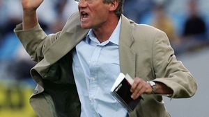 BÃ¶lÃ¶ni îi atacă pe rapidiști