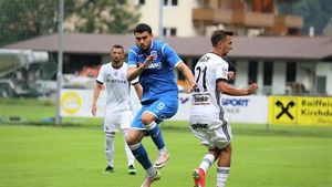 Mihai Roman II, dezamăgit de Laurențiu Reghecampf: „Nu am primit aproape nicio șansă!” Atacantul, gata de revenirea la FC Botoșani: „Sper să jucăm în play-off!” | EXCLUSIV