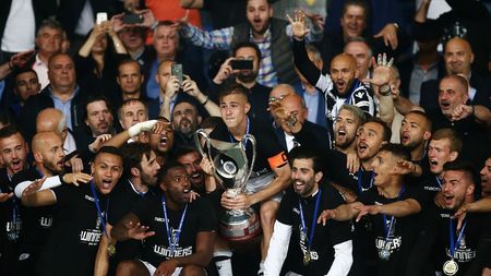 URIAȘ! Răzvan Lucescu reușește eventul în Grecia! PAOK - AEK 1-0 în finala Cupei și românul e primul antrenor din istoria clubului cu o astfel de performanță