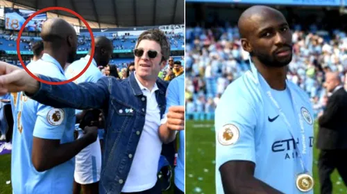 I se citește fericirea pe față. Momente comice la petrecerea lui City: fotbalistul a primit medalia de campion, deși joacă pentru Everton | FOTO