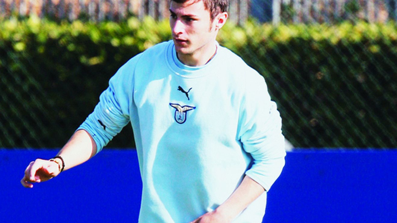 "Bătrâna Doamnă", interesată de tânărul Ștefan Radu