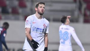 Sergiu Buș, ironie la adresa lui Toni Petrea, după ce a fost rezervă de ziua lui. „Îi mulțumesc că m-a odihnit”. Imaginea care arată cât de dezamăgit a fost atacantul FCSB | FOTO