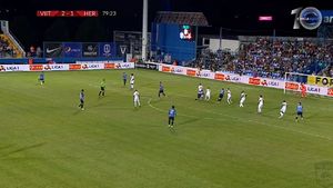 Viitorul - Hermannstadt 3-2. Cinci goluri într-o repriză. Reușite splendide ale ambelor echipe: Stoica a înscris cu călcâiul, Ciobanu a trimis în vinclu din lovitură liberă