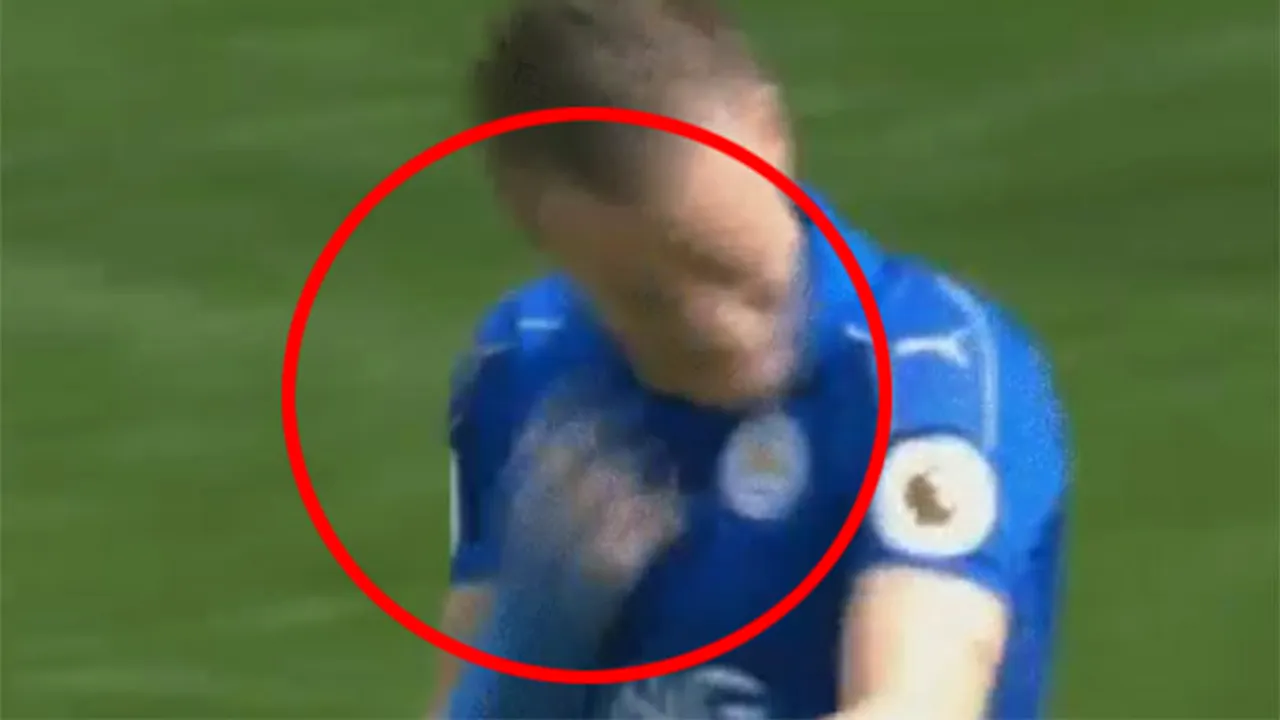 VIDEO | Scenă suprinzătoare la Hull City - Leicester 2-1. Jamie Vardy și-a tras un pumn în față :)