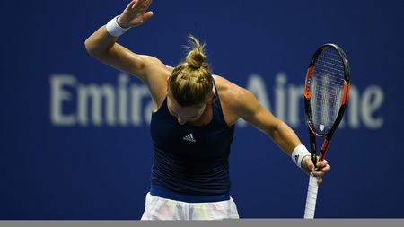 Halep știe unde a greșit în meciul cu Cibulkova de la Turneul Campioanelor: "Trebuia să o fac să alerge". Cât de mult a incomodat-o accidentarea de la genunchi