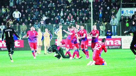 Își pierde Steaua eroul?** Becali: "Martinovici mi-a zis că ar vrea să plece!"